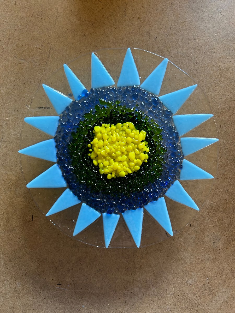 Garden Stake - Flower (on clr, blue w/blue,grn, yellow cntr) by Cindy Cherrington 