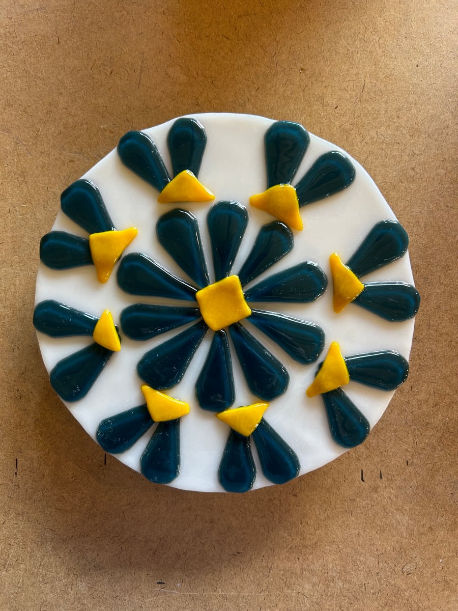 Garden Stake - Flower (on wh, steel blue w/yellow) by Cindy Cherrington, Image 2.