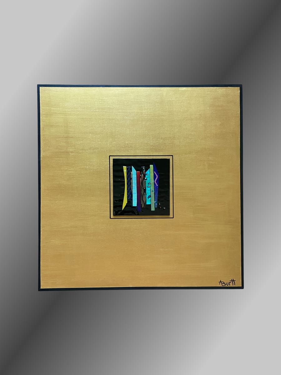 Gold Surround by Anne Burtt  Image: Gold Surround