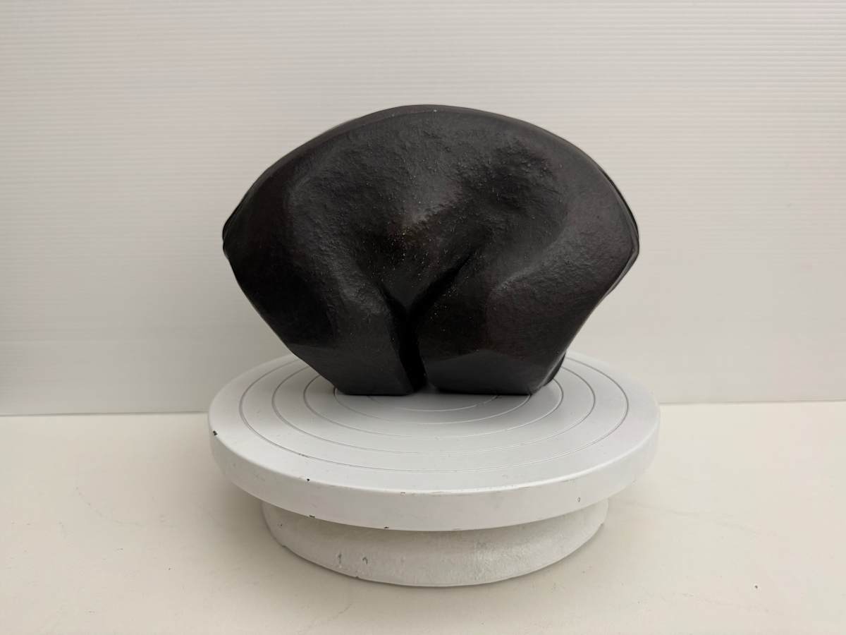 Donna chinata by Umberto Maggioni (1933), Image 1.
