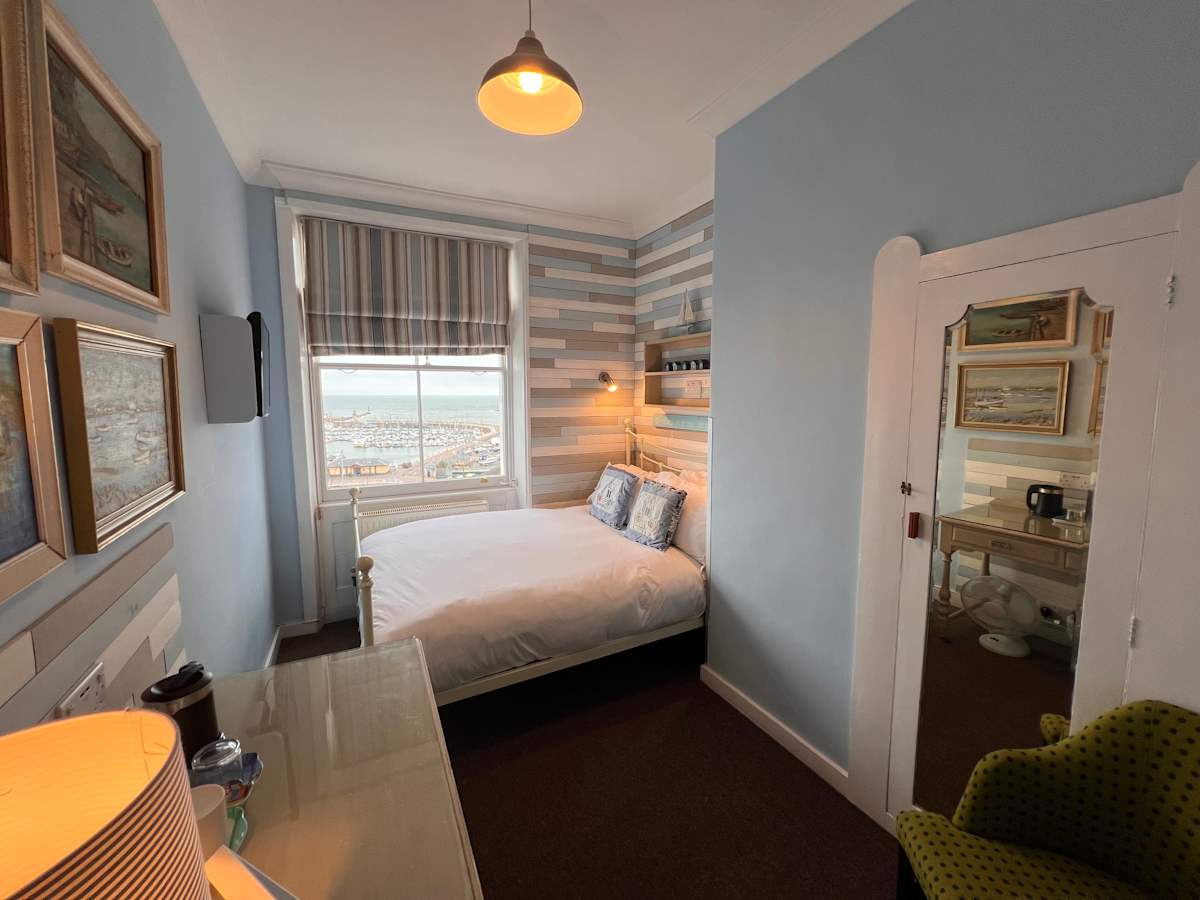 Room 10, Image 2.