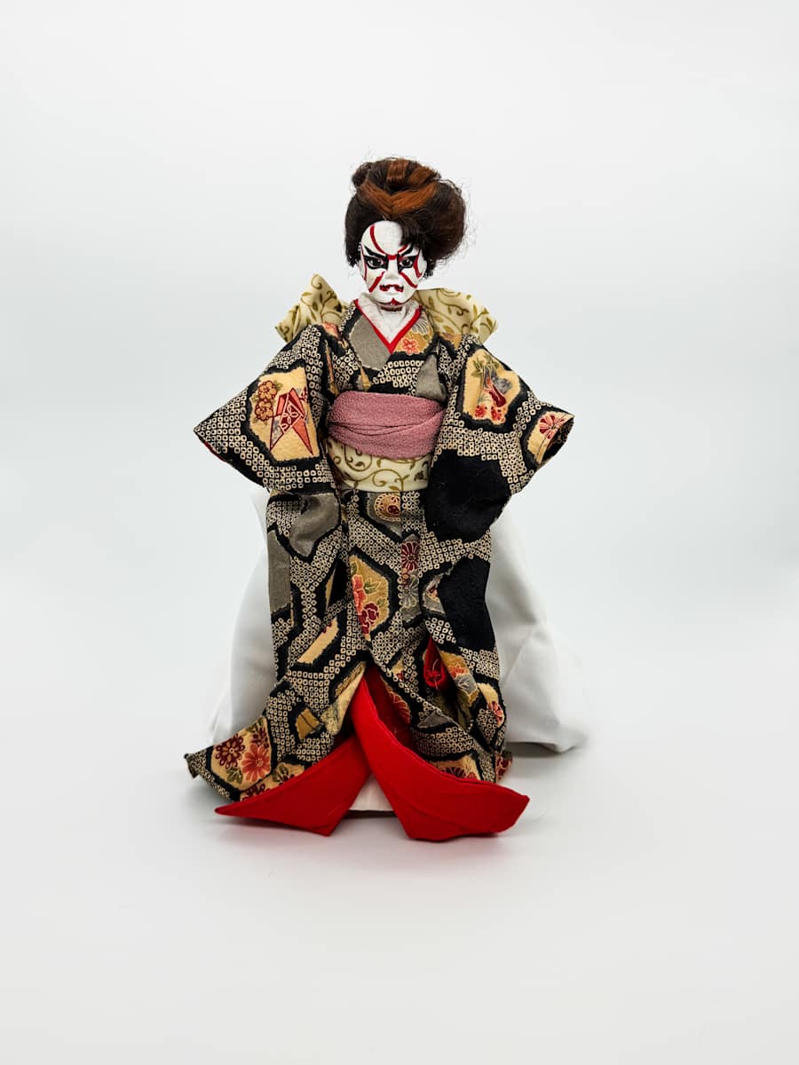 1051 - Barbie as Niou with Black Hair by Rumiko "Rumi"  Tsuda Estate, Image 13.