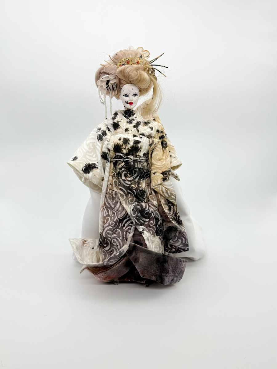 1052 by Rumi Tsuda Estate 