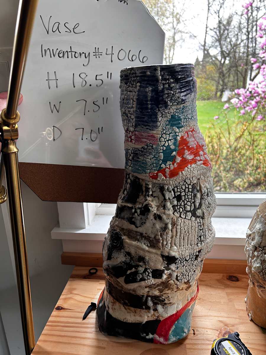 Vase #4066 by Rumiko "Rumi"  Tsuda Estate, Image 1.