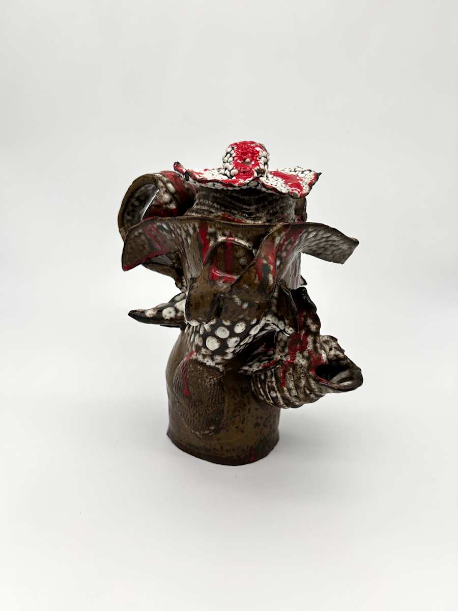 Teapot by Rumiko "Rumi"  Tsuda Estate, Image 2.