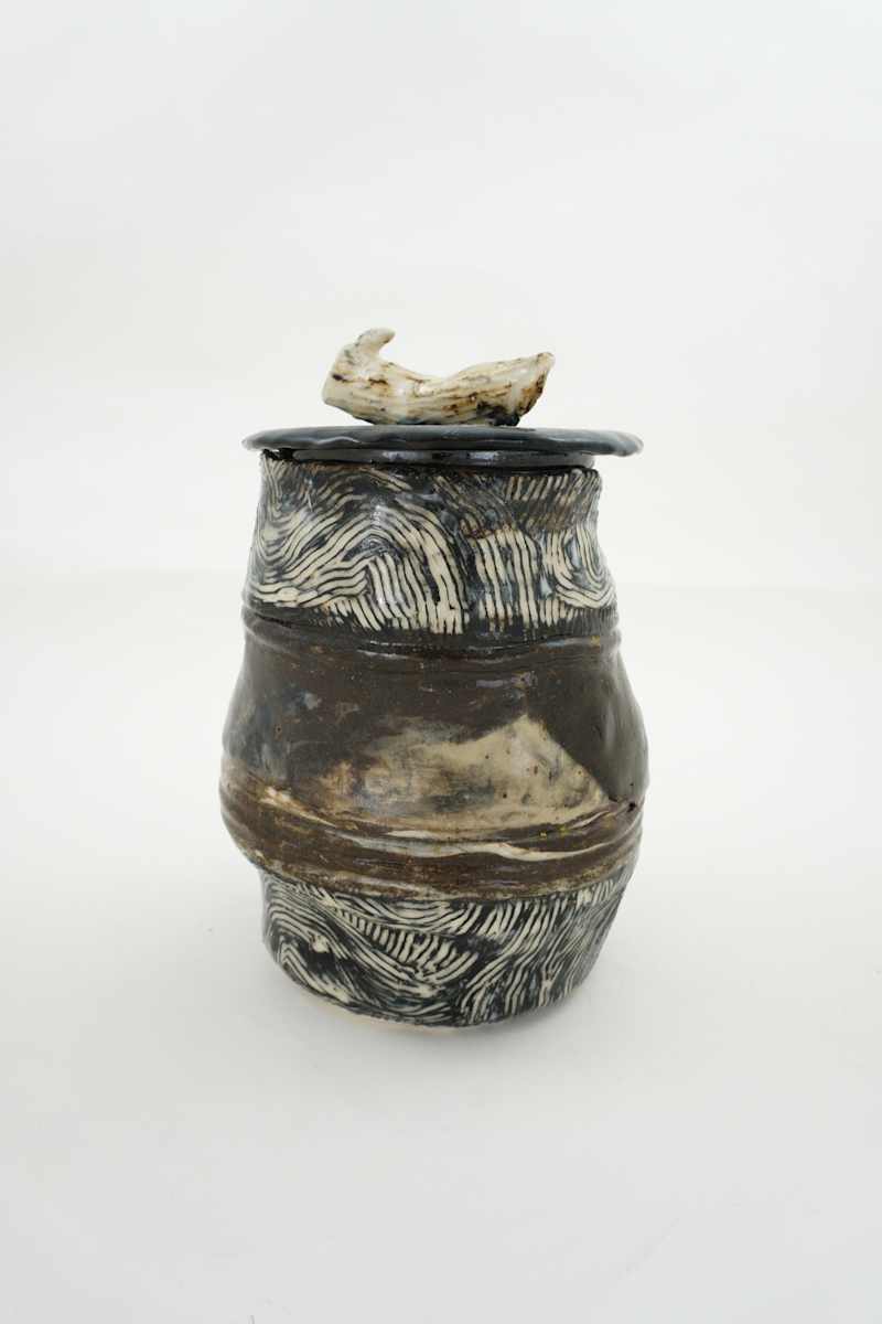 Urn by Rumiko "Rumi"  Tsuda Estate, Image 2.