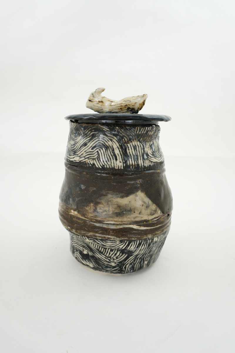 Urn by Rumiko "Rumi"  Tsuda Estate, Image 2.