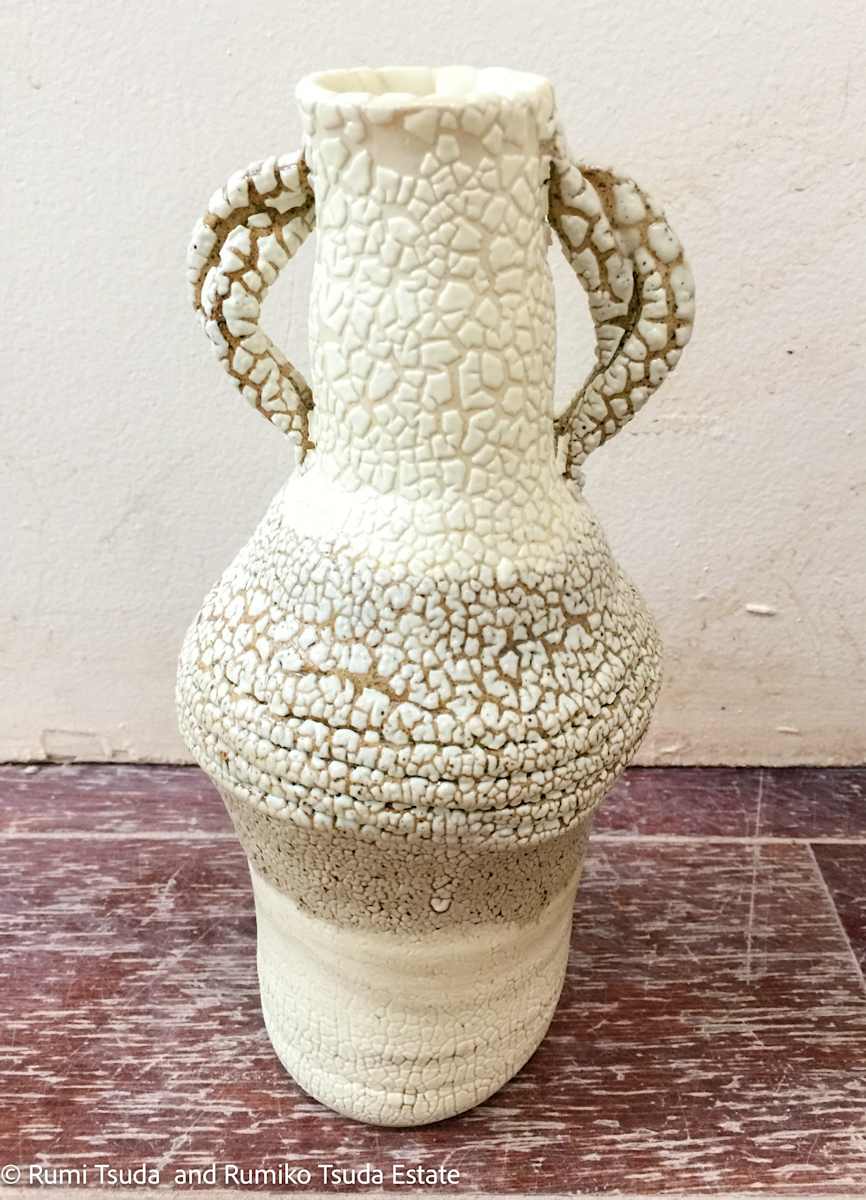 Snow, Vase with Ring Ear, #17-27 by Rumi Tsuda 