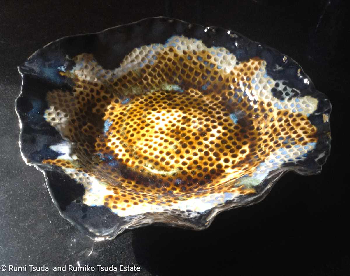 Sunset, Plate with Kamakurabori by Rumi Tsuda 