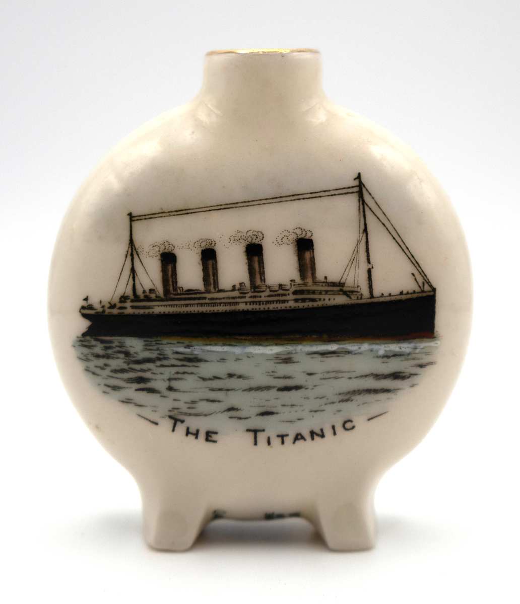 Carltonware Memorial Bud Vase, Image 1.