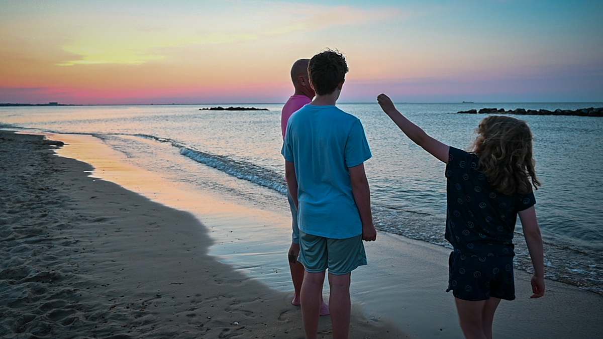 Entertainment at the beach by Kate Brogdon 