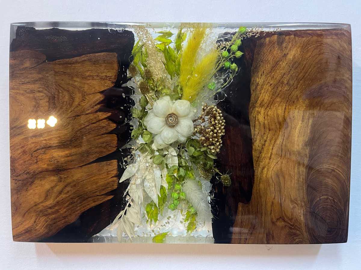 Redwood Crevice by Martin Halpin (Mandara)  Image: 2025-09-TH-111-RDW-19x29x3cm-1.5kg-00040-Redwood Crevice