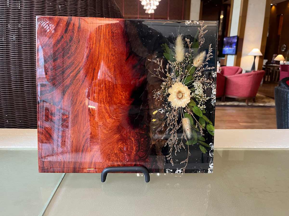 Ember, held still by Martin Halpin (Mandara), Image 1.