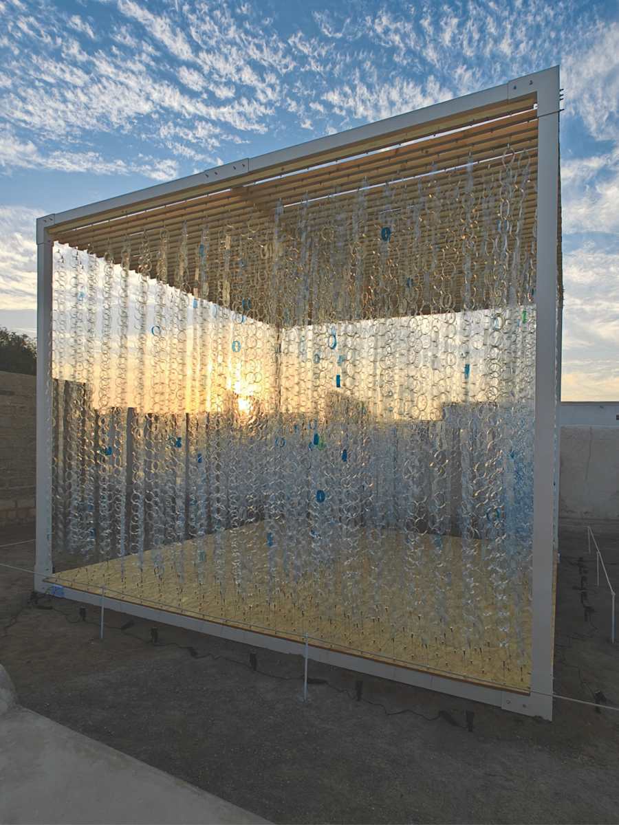 Suspended Threads by Anja Bamberg 