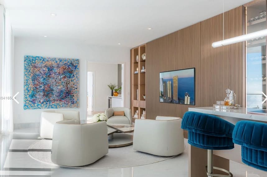 Exquisite by Peter Studl 