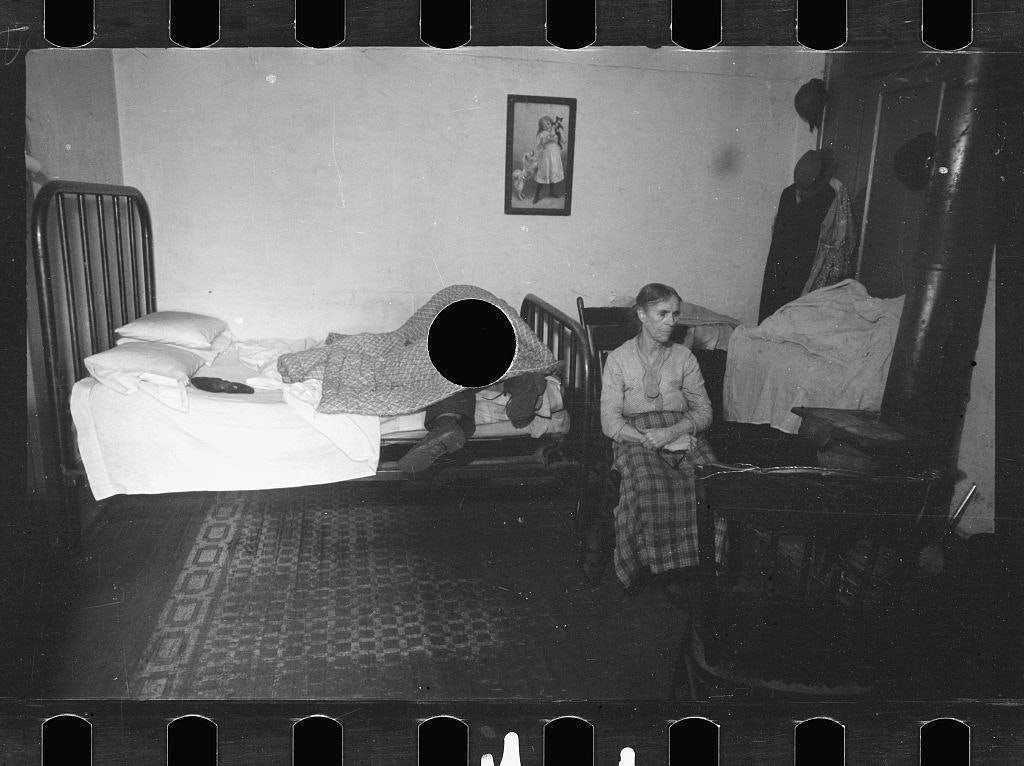 Unknown, Image 1.