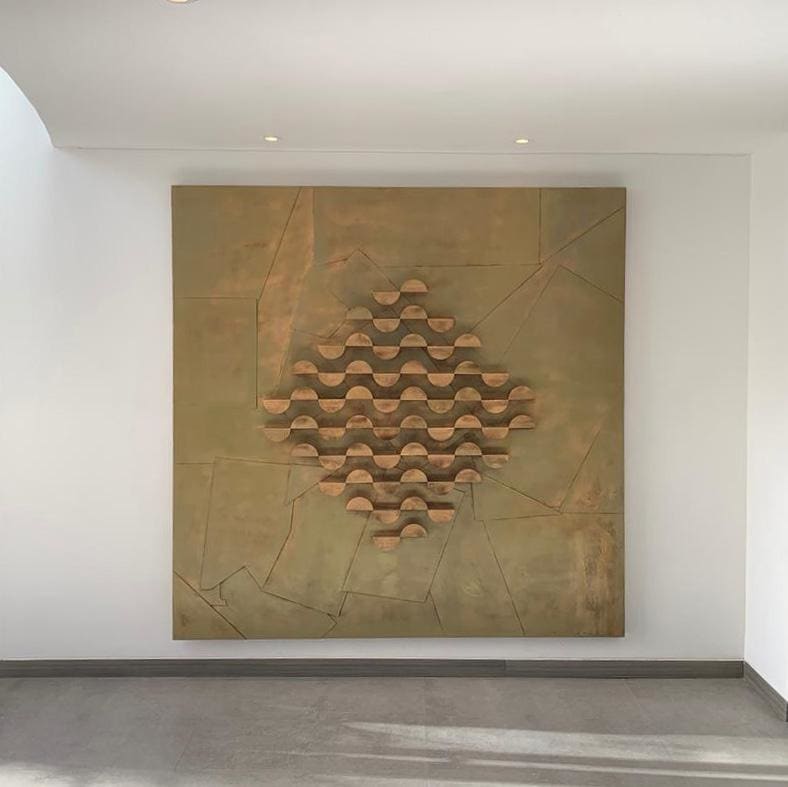 MAREA by Daniel Alberto Criales Zarate  Image: Work of art in the collector's house. / Obra en la casa del coleccionista.