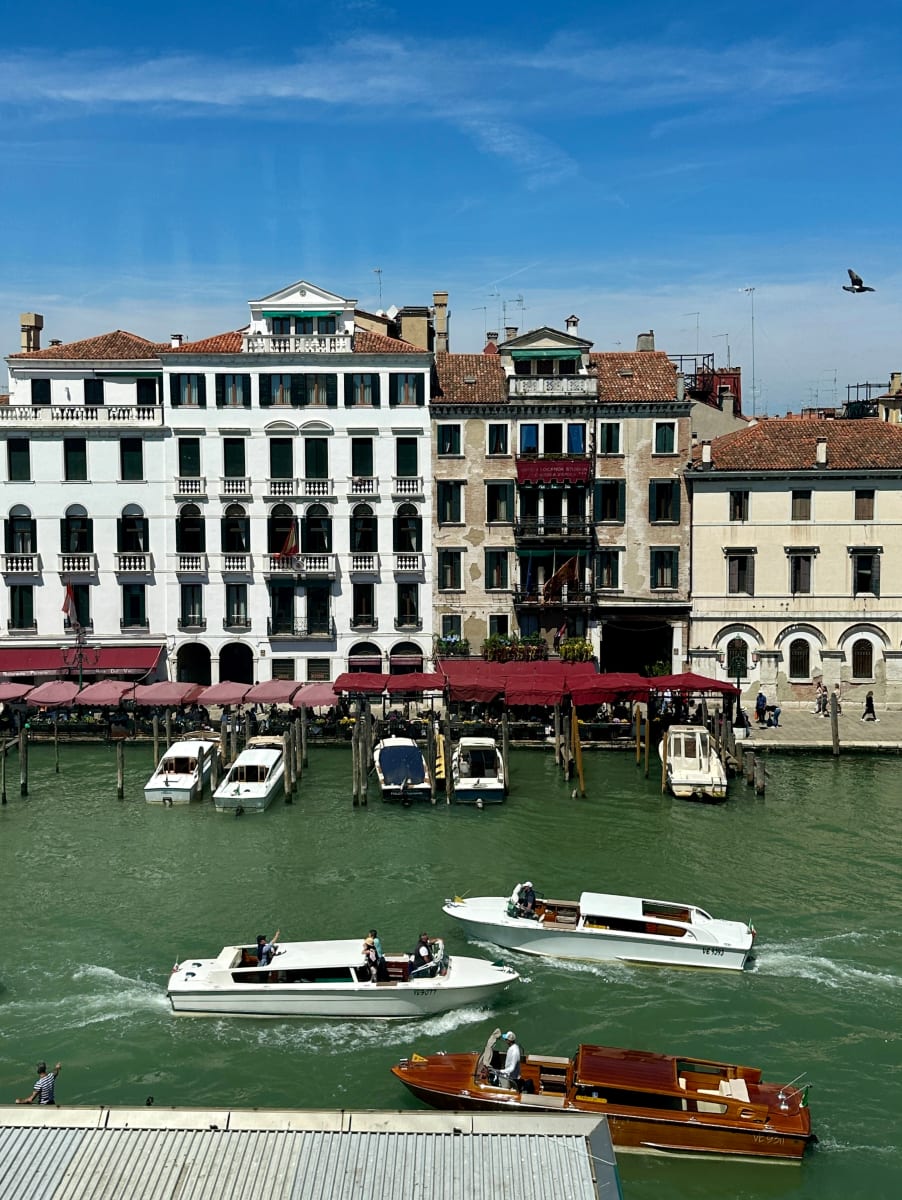 On the Canal by Louise O  Image: Venezia 