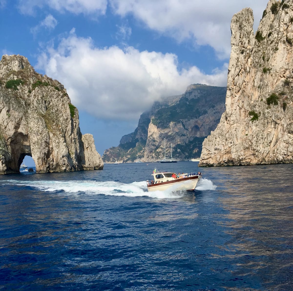 Capri Streaming by Louise Olko 