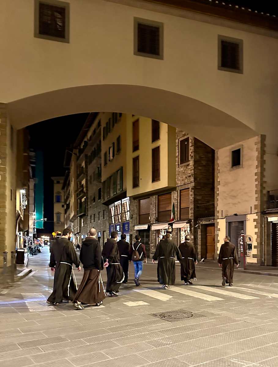Procession by Louise O  Image: Firenze 