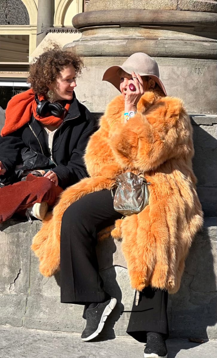 Light Chat by Louise Olko 