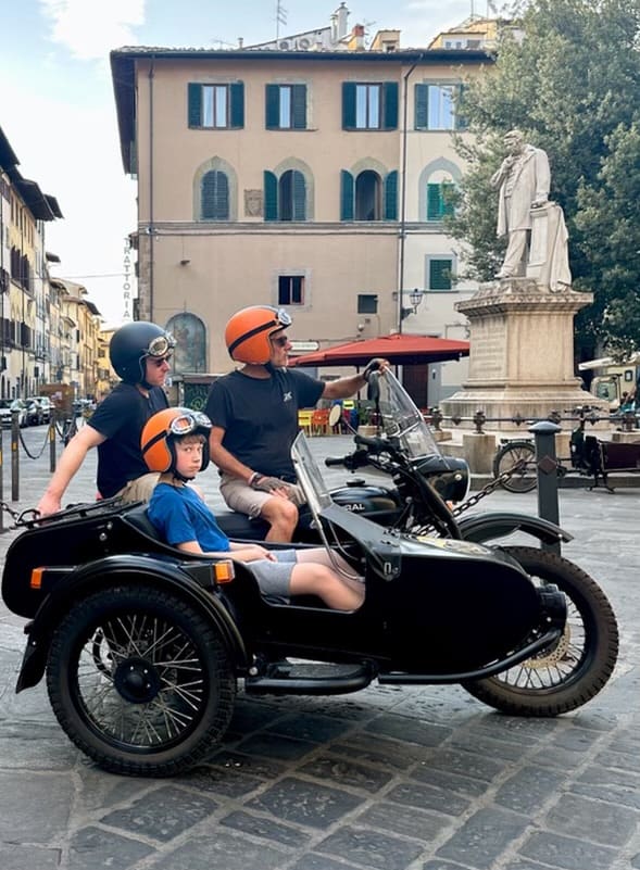 Cycle of Life by Louise O  Image: Firenze
Piazza Santo Spirito 