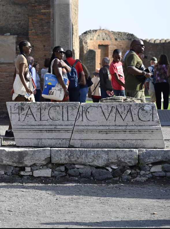Parallel by Louise O  Image: Pompeii Italy