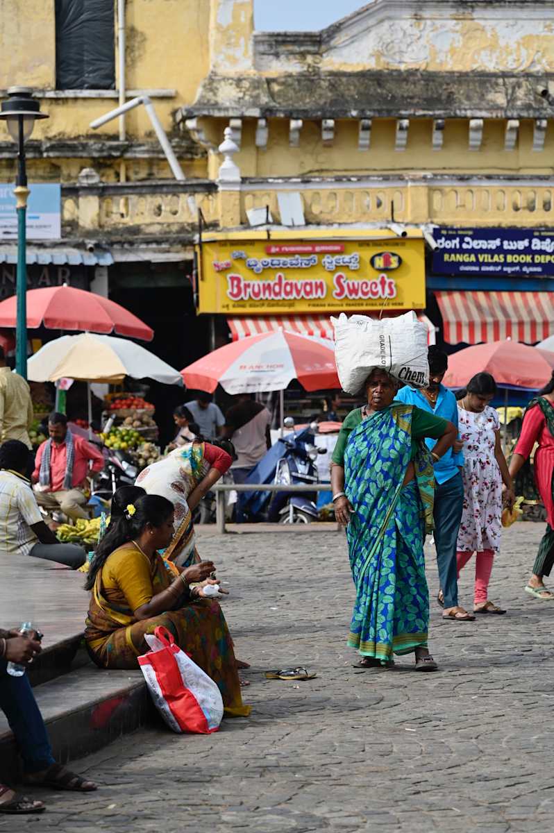 Light Weight by Louise O  Image: Mysore Market