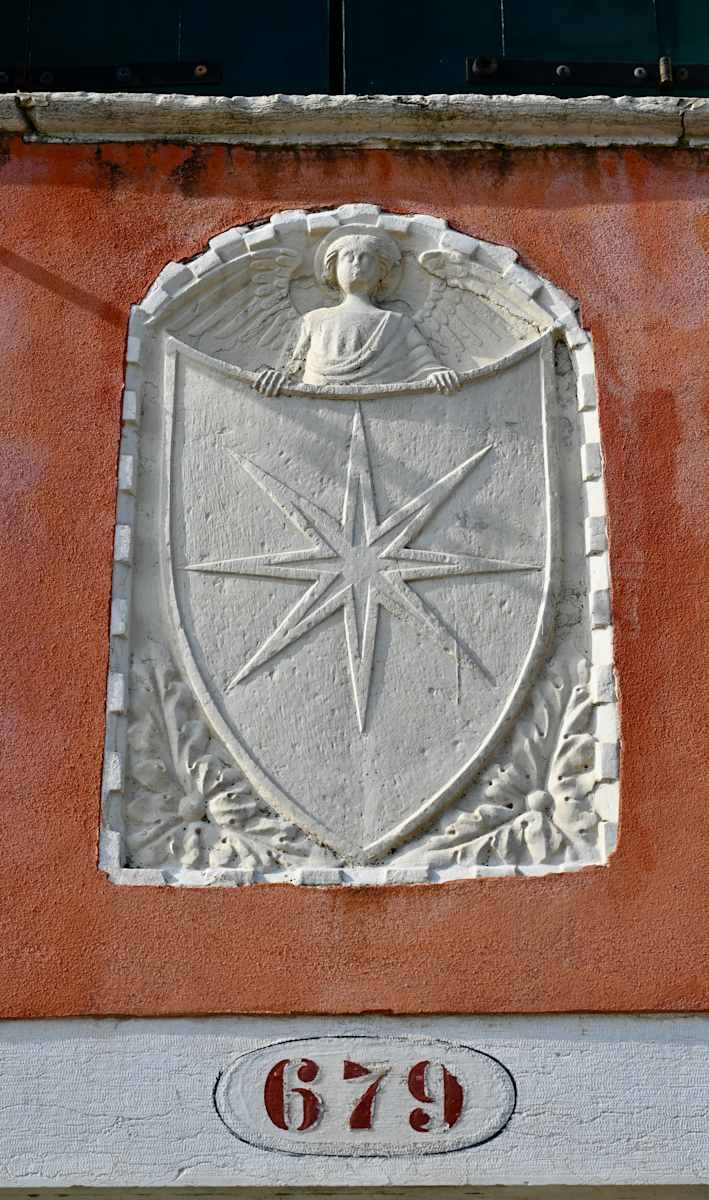 679 by Louise O  Image: Venezia Crest 