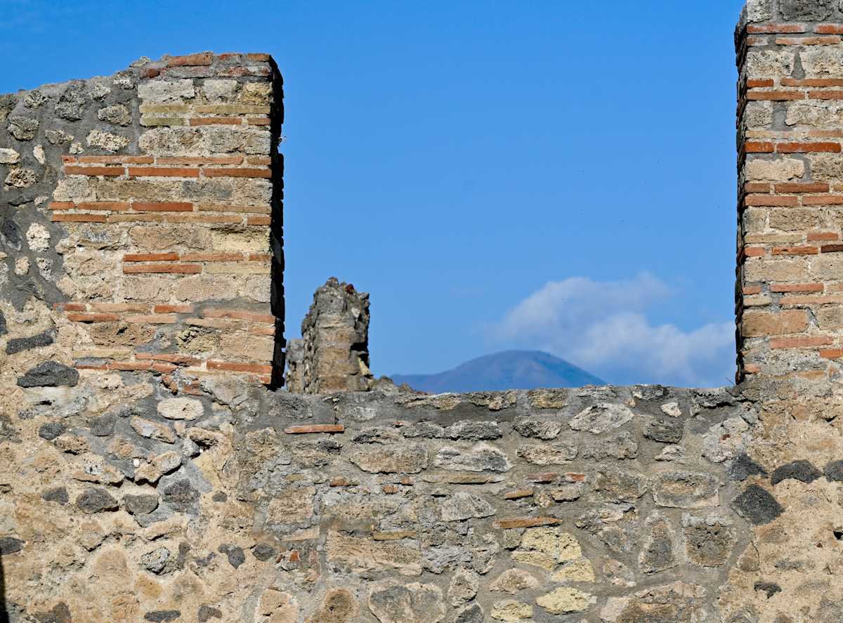 WallsEye by Louise O  Image: Pompeii