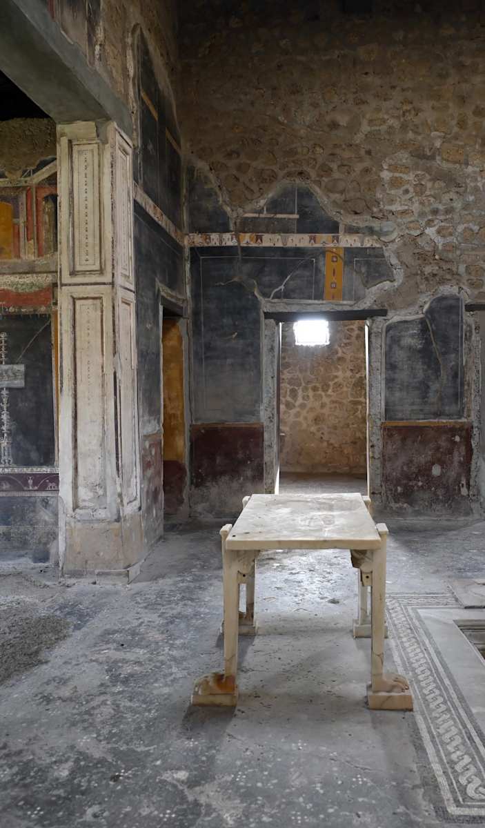 Sacrificial by Louise O  Image: Pompeii
Casa di Marco Lucrezio Frontone