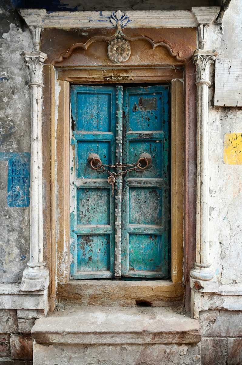 Gestural by Louise O  Image: Varanasi 