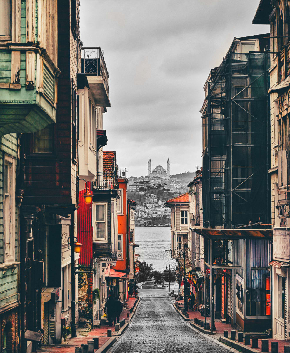 Renkli Renksiz: Şehirler Şehri by Ayşegül Ekin Odabaşı  Image: RR 81