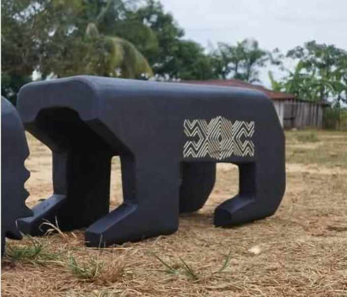 Banquito de pensamiento by Angelica Teuta 