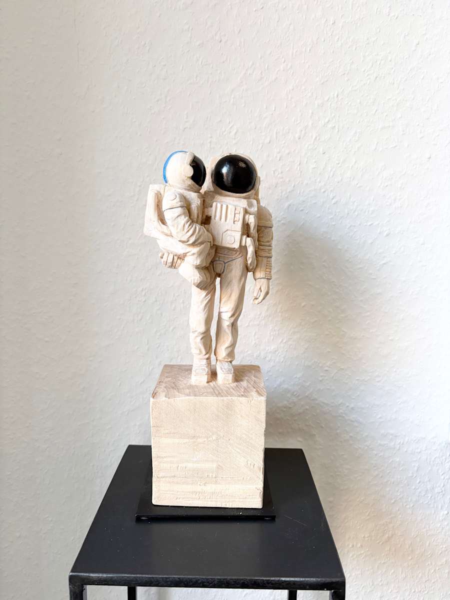Astronaut mit Kind by Philipp Liehr, Image 2.