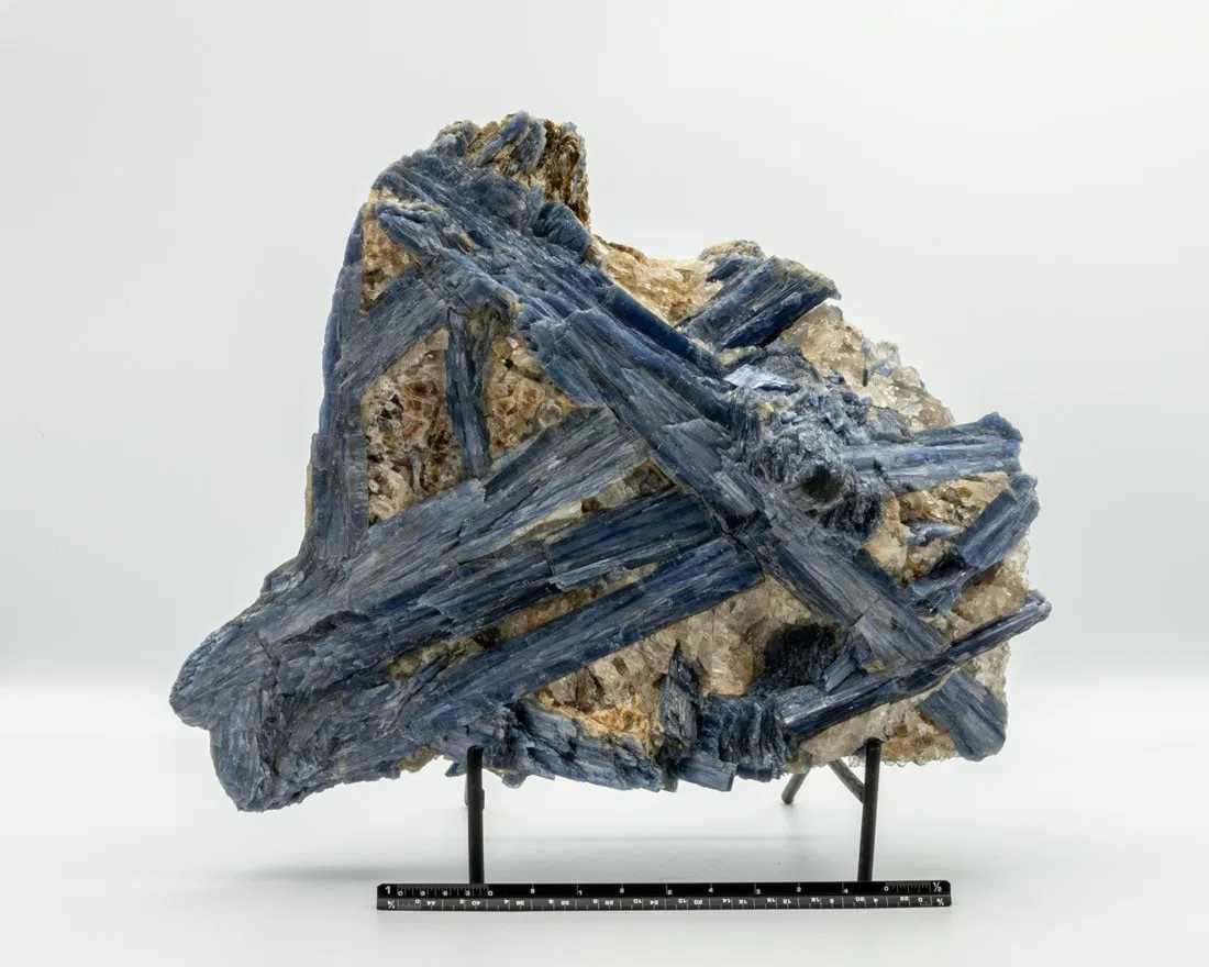 Large, deep blue kyanite and quartz formation with  beautiful crystallization on both sides 