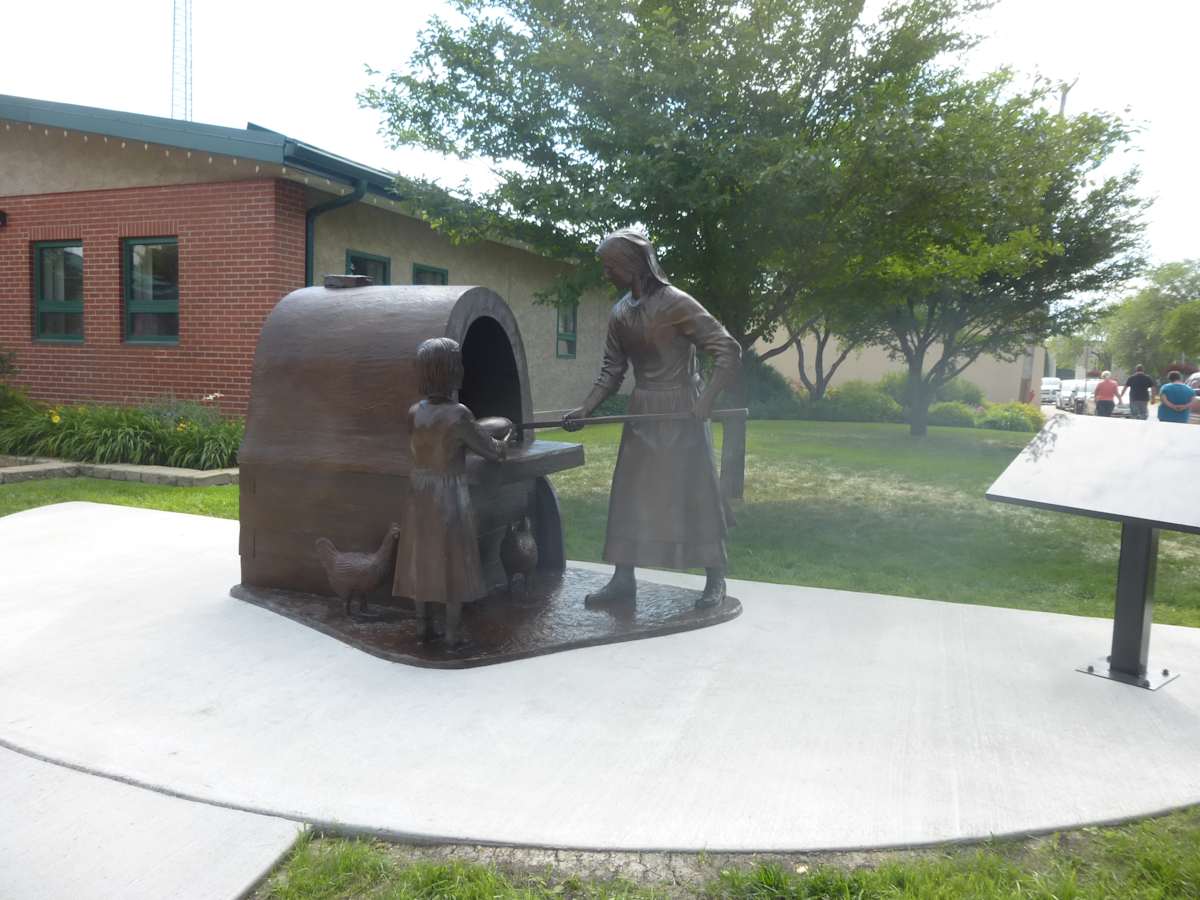Ukrainian Women Memorial Statue by Karen Begg 
