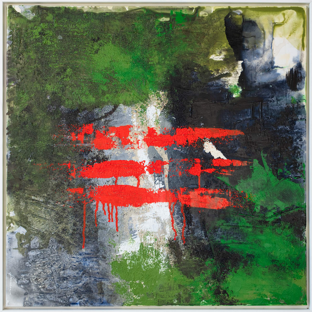 Hope by Vasiliki Furian  Image: Das satte Grün steht für die Hoffnung und das Wachstum. Zusammen mit dem grauen, weissen und blaugrauen Schattierungen vermittelt es eine kraftvolle Atmosphäre. In der Mitte des Bildes sind einzelne Striche in Rot, nicht durchgehend und auch etwas fragmentiert. Symbol für die Entschlossenheit und den Mut, trotz Herausforderungen und Hindernissen an die Hoffnung festzuhalten. Es strahlt positive Energie und erinnert den Betrachter daran, dass selbst in schwierigen Zeiten  die Hoffnung lebendig bleibt.
