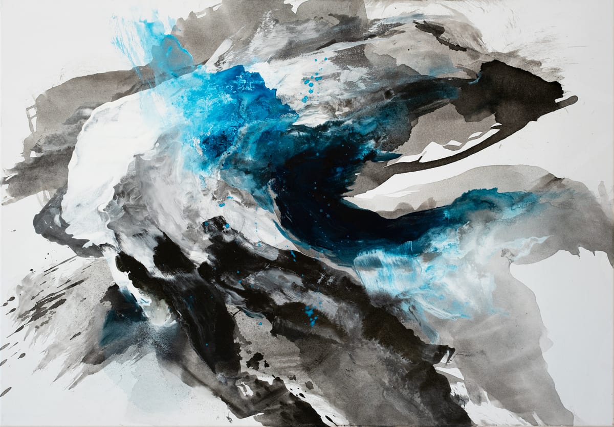 Your Blue by Vasiliki Furian  Image: Ein Hauch von Blau streift das Bild und schlängelt sich sanft zwischen den dunklen Tönen und erzeugt eine subtile Note von Leichtigkeit, Frieden und Eleganz. 