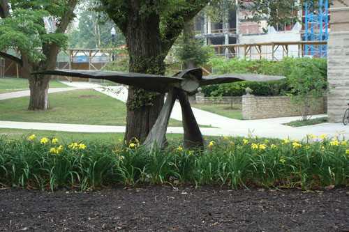 Two Winged Flyers (OSU - Psychology Building) by Magdalena Abakanowicz 