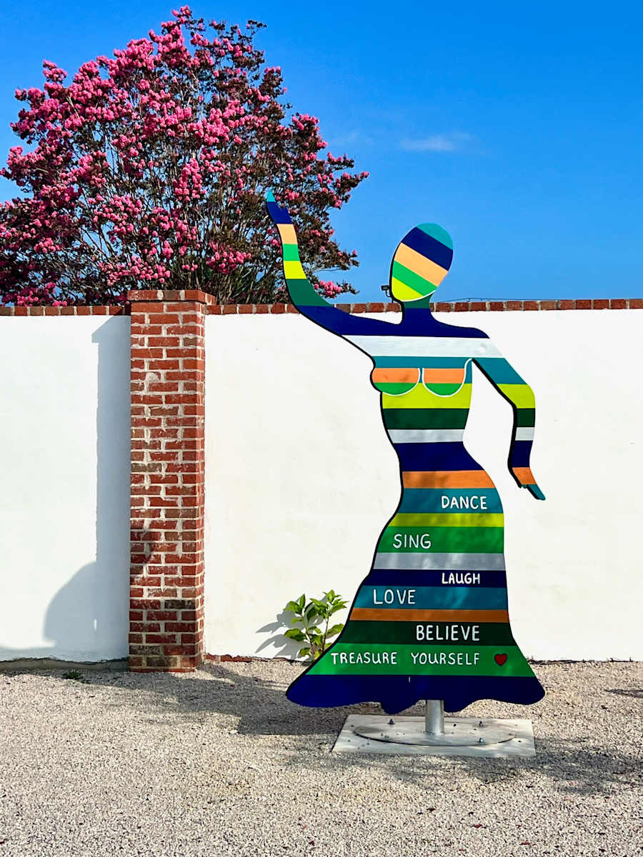 Dancing Lady by Elizabeth Laul Healey, Image 1.
