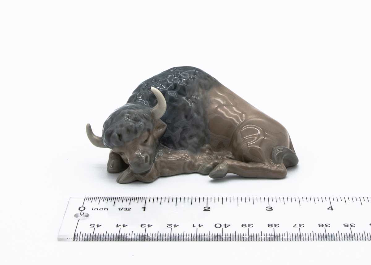Lladro Miniature Resting Bison #5312 
