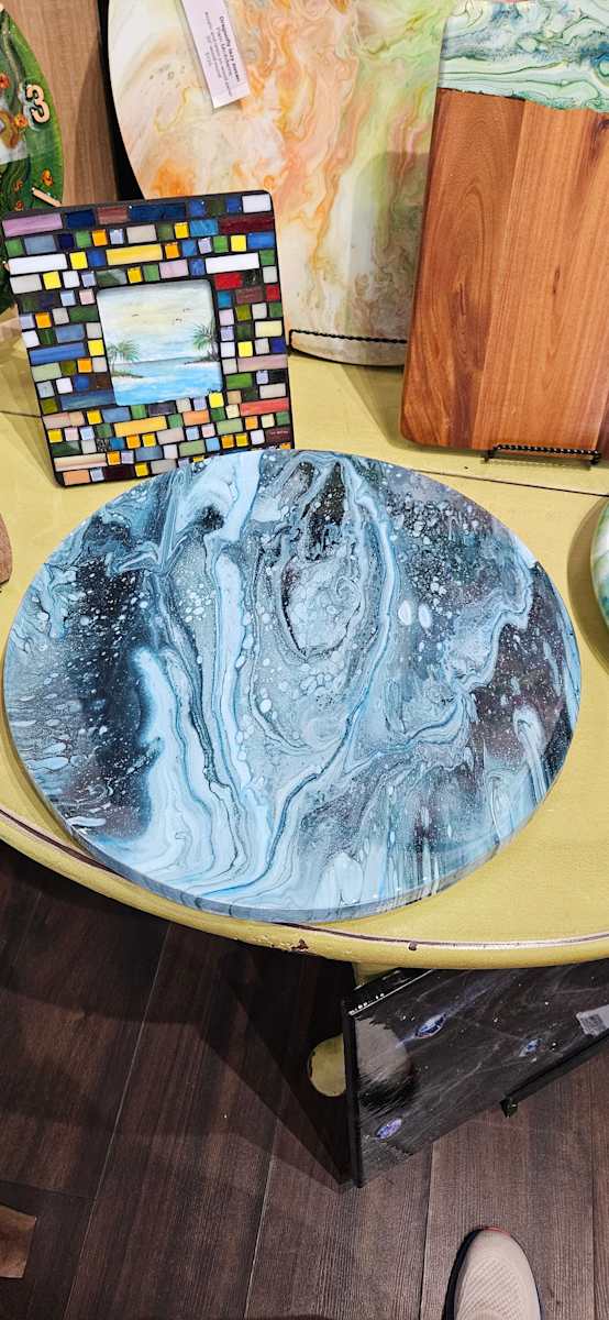 Twilight lazy susan by Pam McAdams, Image 1.