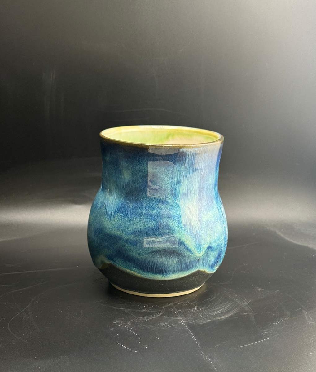 Blue dream short vase by Nicole Nalbach, Image 1.