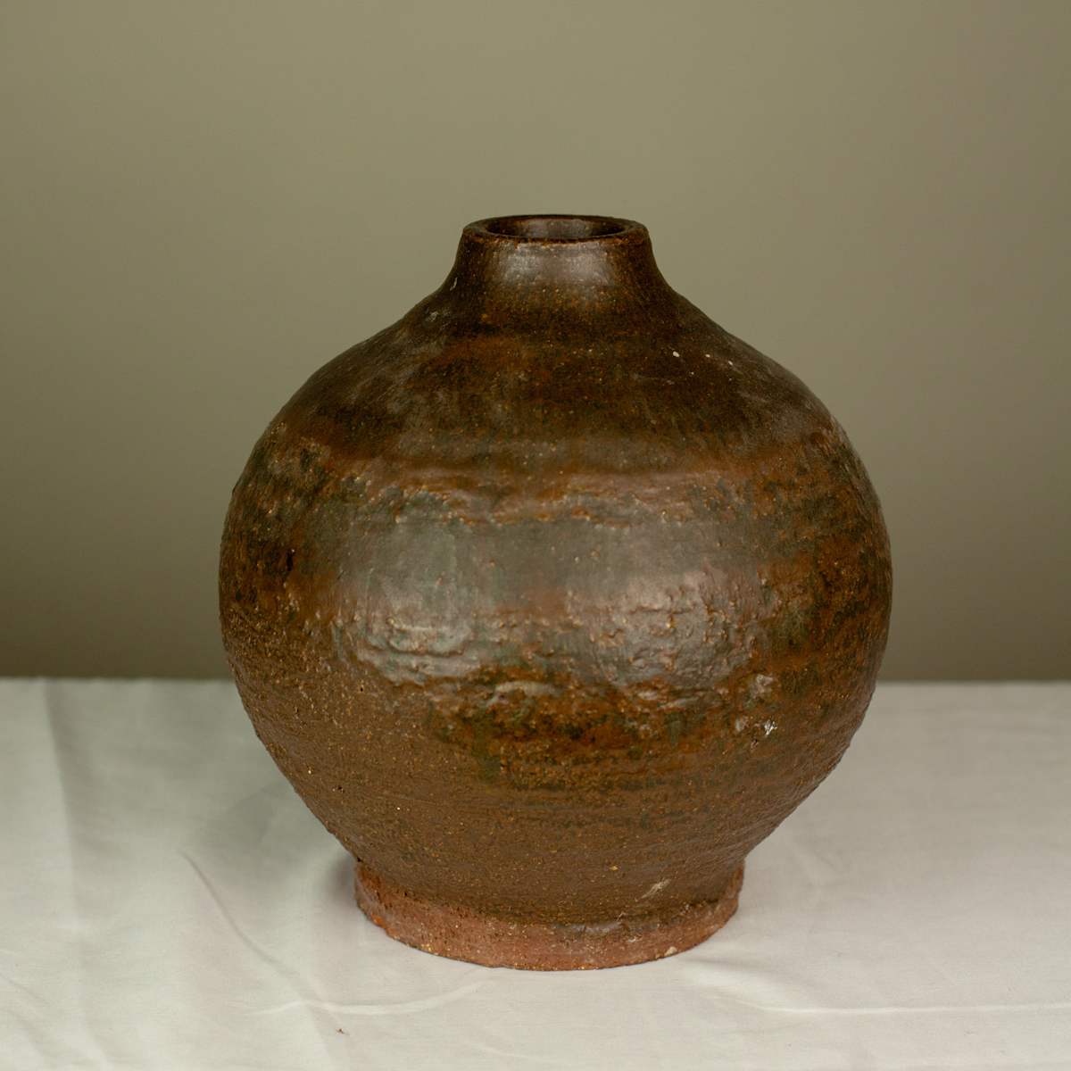 Round Vase, Image 1.