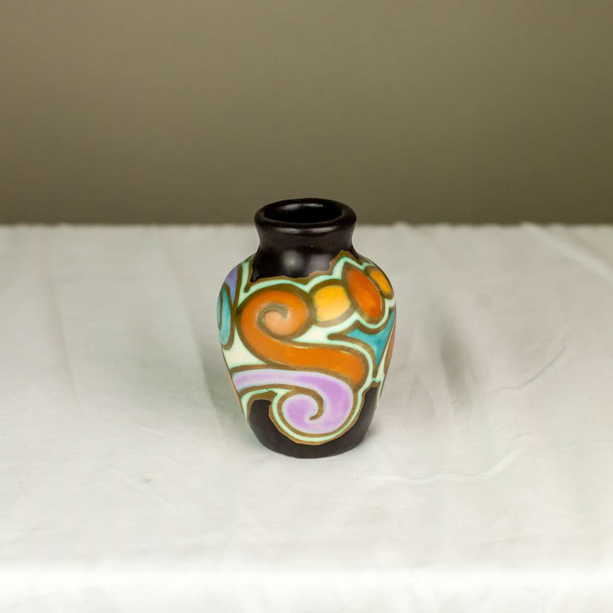 Art Deco Vase, Image 2.