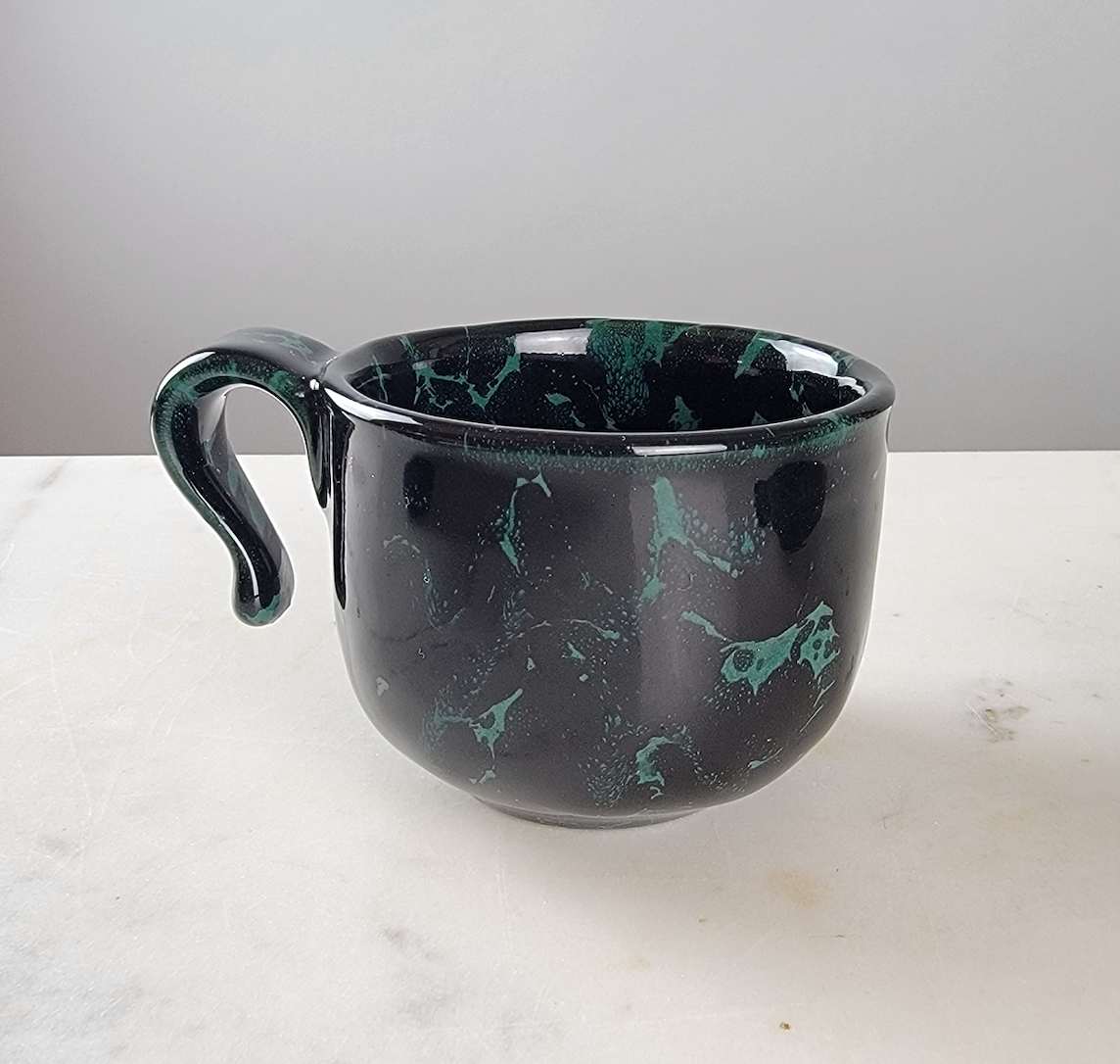 Bennington Black On Green Mug/ Set of 4 by Bennington Potters 