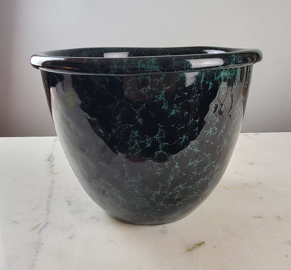 Bennington Black On Green Large Mixing Bowl 9" by Bennington Potters 