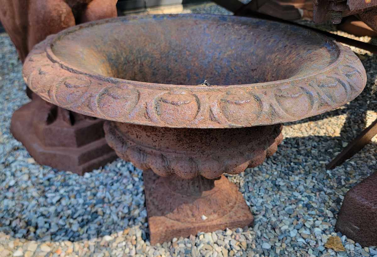 French Shell Rim Urns / Pair 