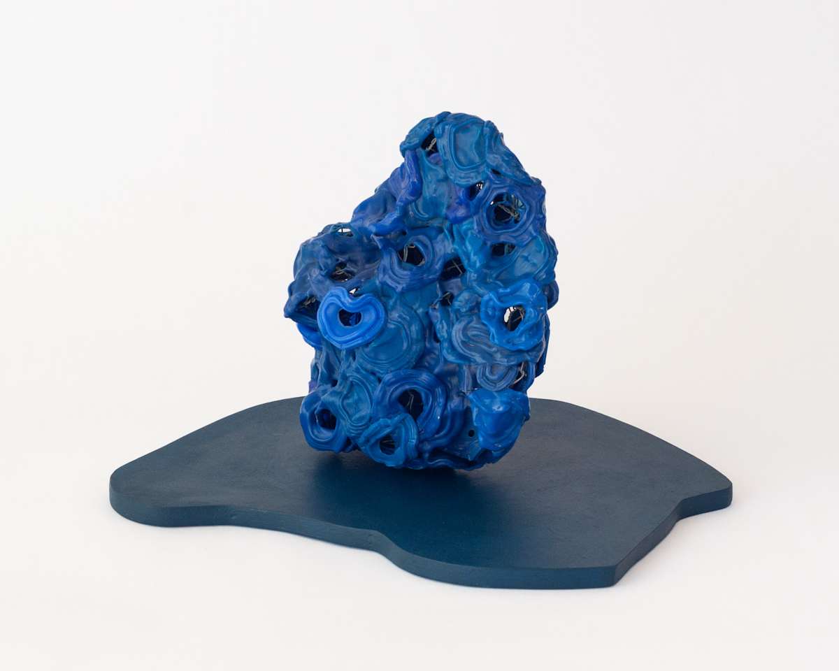 Handfill (Royal Blue) by Eve De Jong 